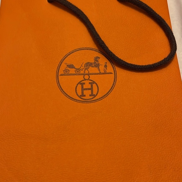 Hermes empty paper bags bundle of two used 8.5x5.5 - Picture 2 of 5